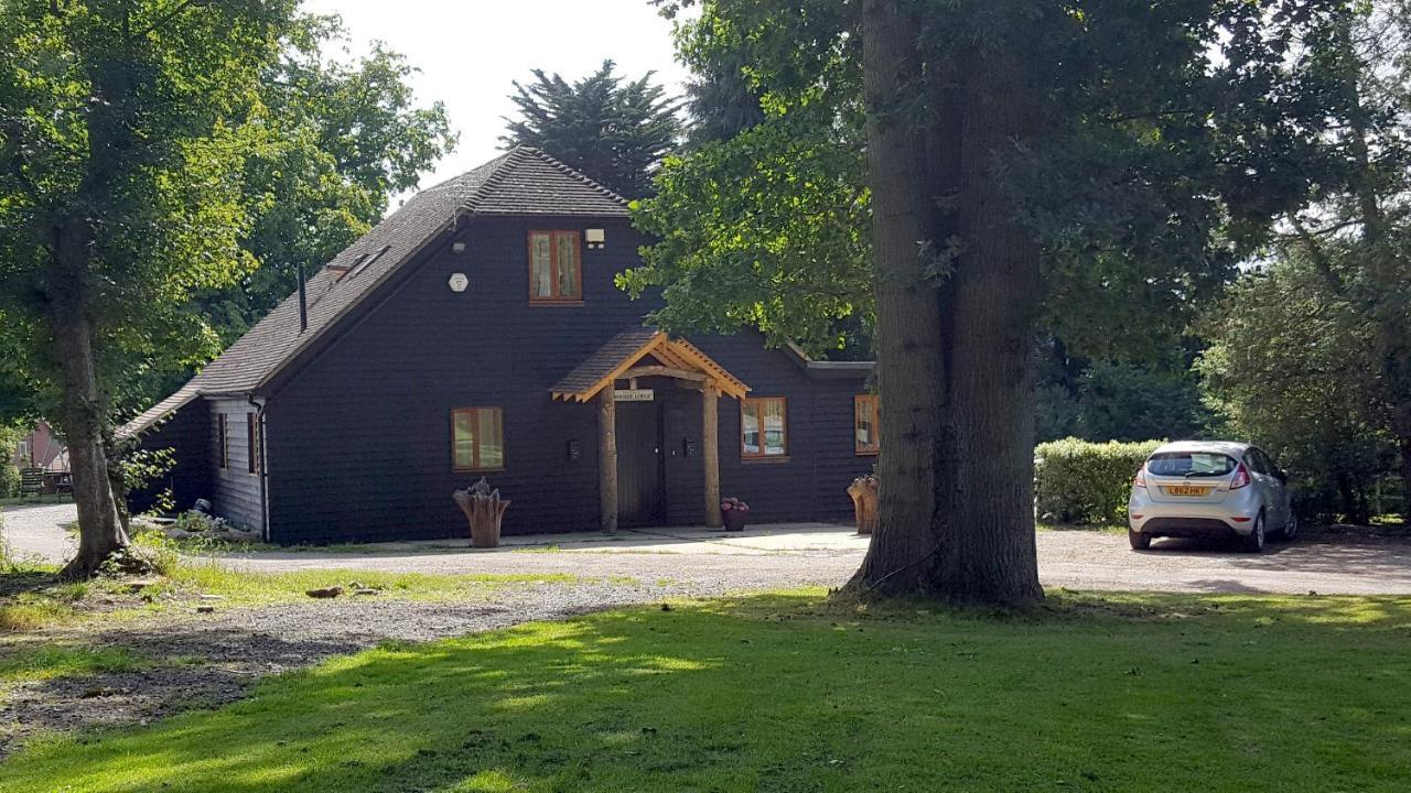 Oakside Lodge Guest House Canterbury Exterior photo